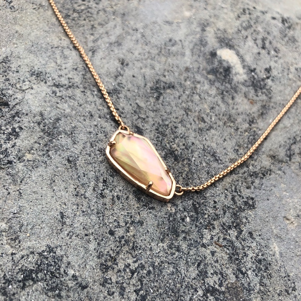 Kendra Scott necklace